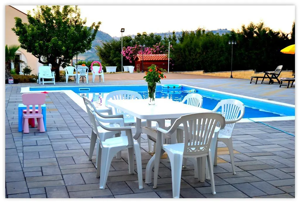 Villa Belvedere Lago Pergusa 0*,  Italien